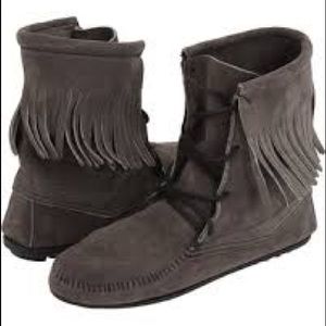 🌈 Minnetonka Tramper Ankle Hi Boot